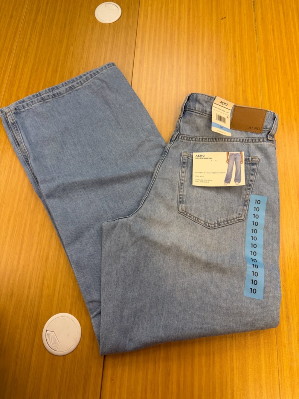 Aeropostale Women's High Rise Vintage Inspired Wide Leg Jean Medium Wash Size 10
